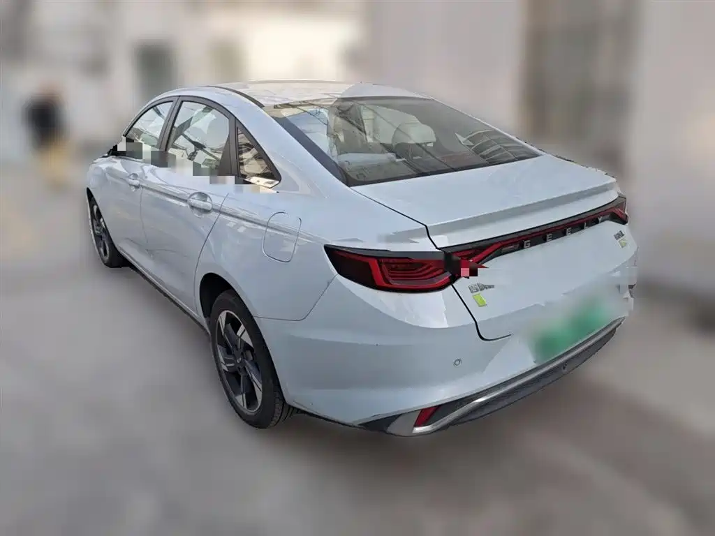 Emgrand L HiP 2022 1.5 TD-DHT Pro 100KM Super Rui