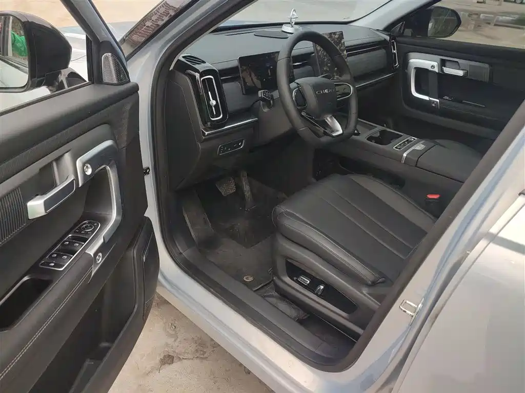 Explore 06 C-DM 2024 luxury models