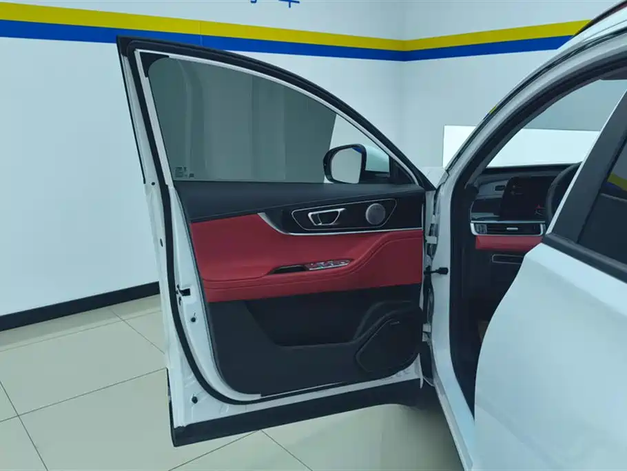 Tiggo 7 PLUS 2023 facelift 1.6 TGDI DCT Luxury