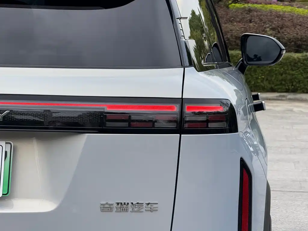 Explore 06 C-DM 2024 luxury models