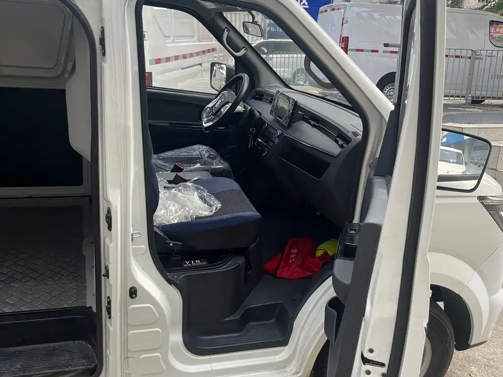 Yufeng EM27 2024 EM27L Henan Lithium Battery 41.472 kWh