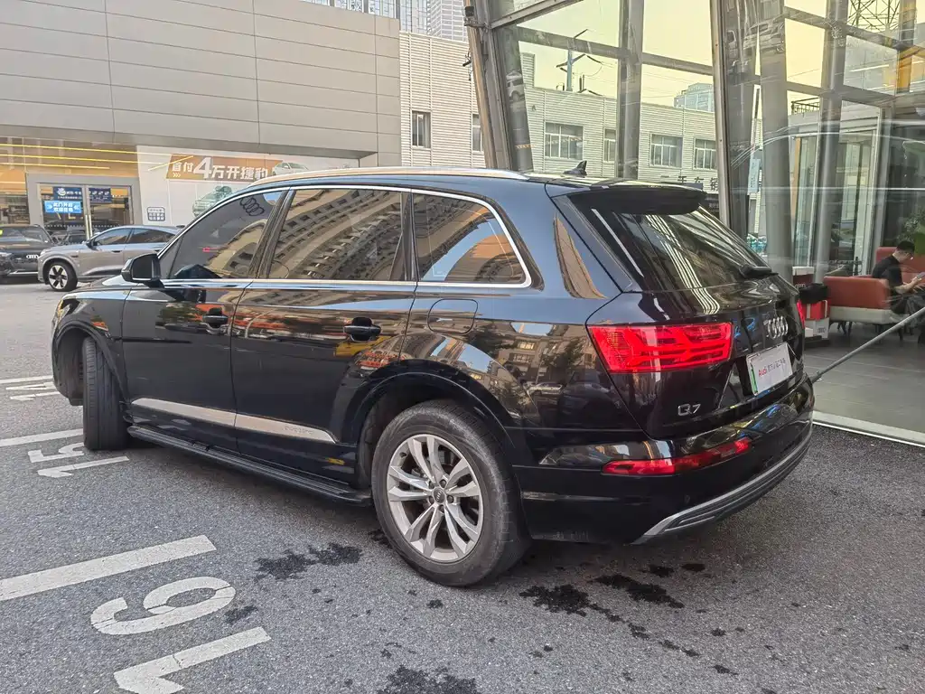Audi Q7 New Energy 2019 model 55 e-tron