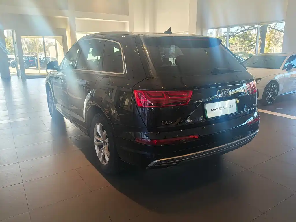 Audi Q7 New Energy 2019 model 55 e-tron