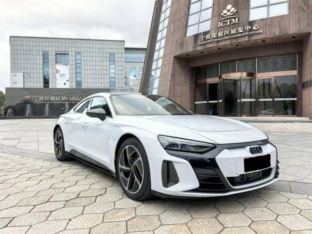 Audi RS e-tron GT 2023 basic model
