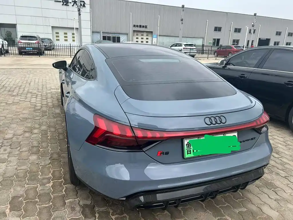 Audi RS e-tron GT 2023 basic model