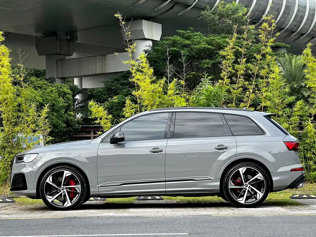 Audi SQ7 2024 4.0 TFSI Dark Knight Edition