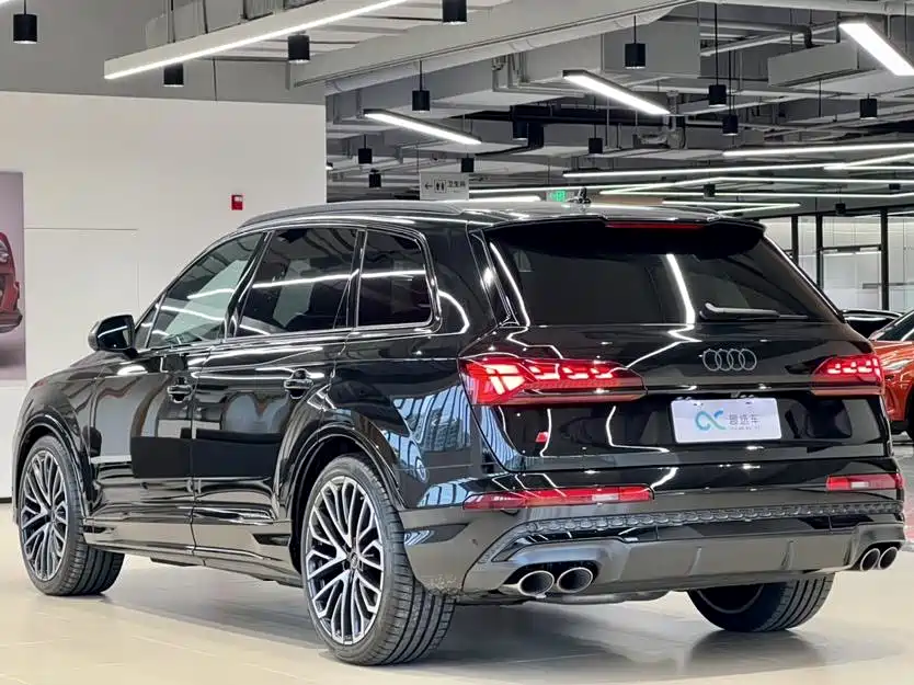 Audi SQ7 2024 model 4.0 TFSI