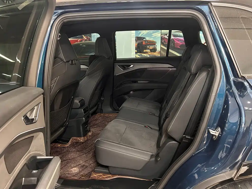 Audi Q5 e-tron 2022 model 40 e-tron sparkly brocade suit daily edition