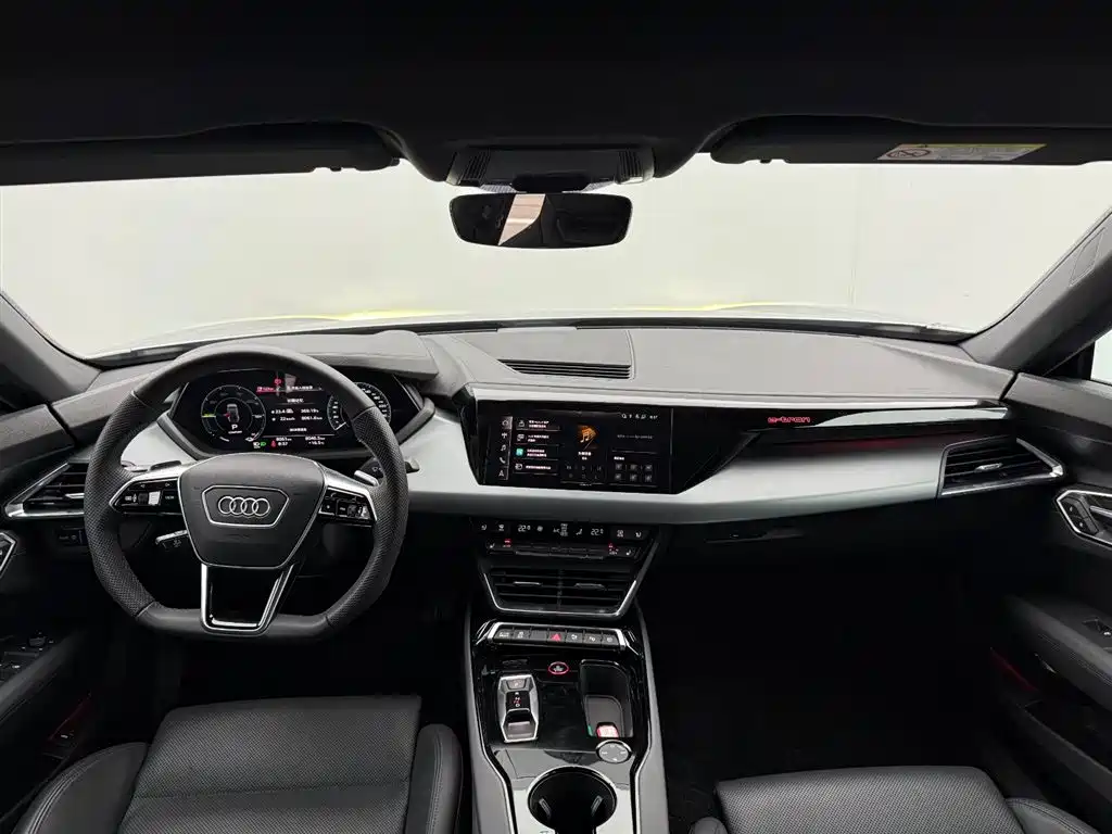 Audi e-tron GT 2023 basic model