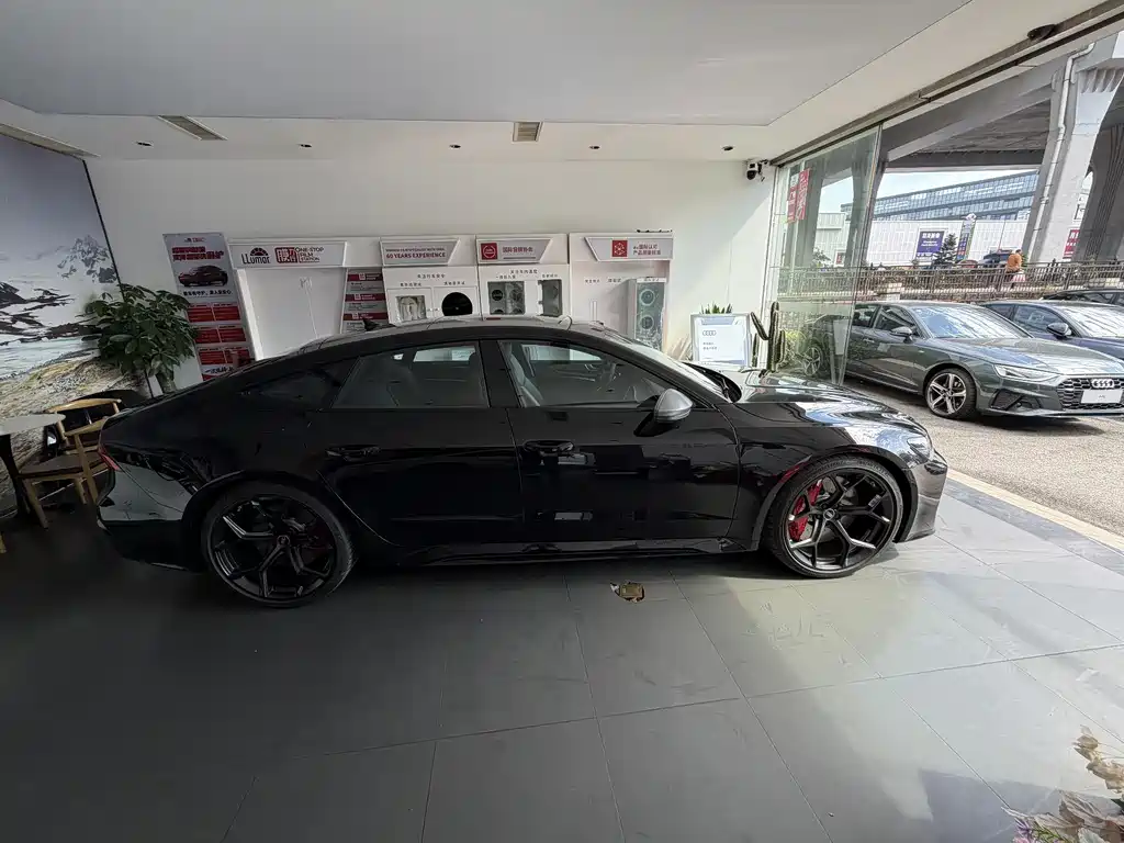 Audi RS 7 2025 RS 7 4.0 T Sportback performance