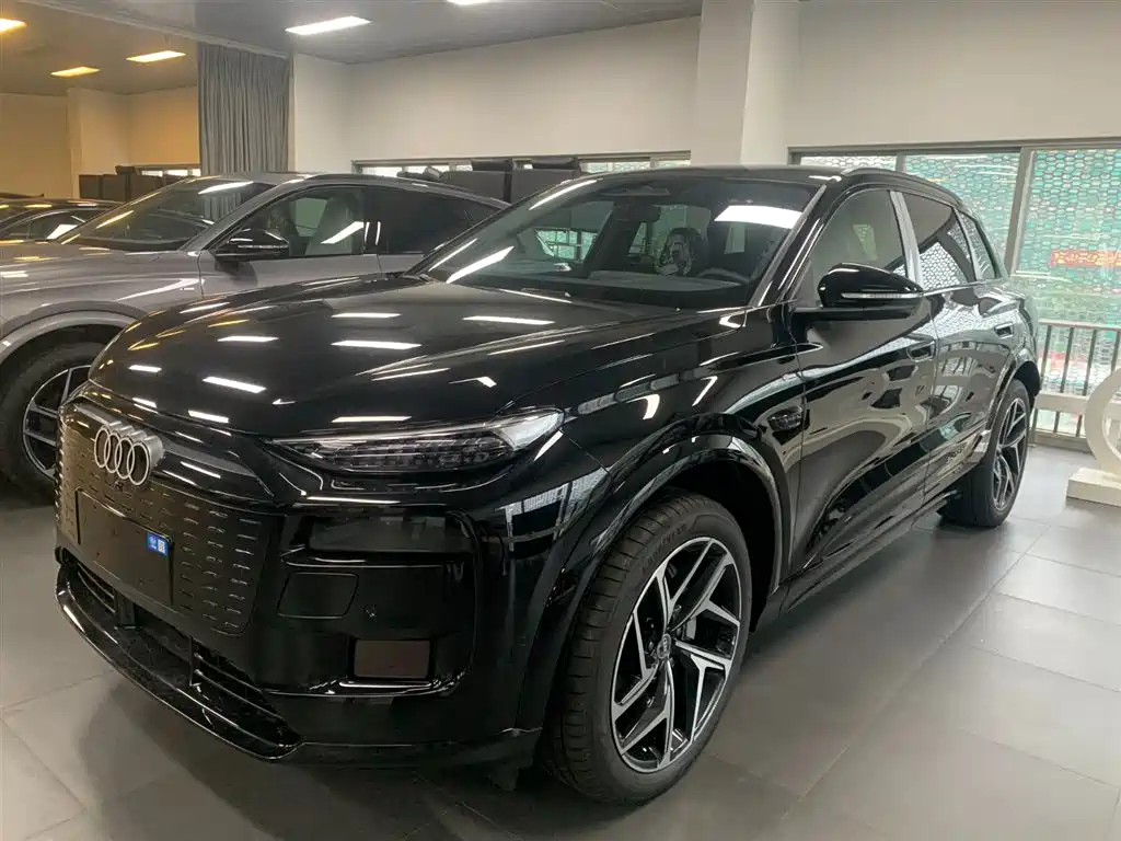 Audi Q6L e-tron 2026 first pilot version