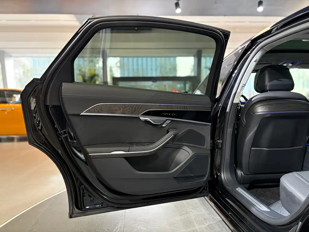 Audi A8 2023 A8L 50 TFSI quattro premium selection