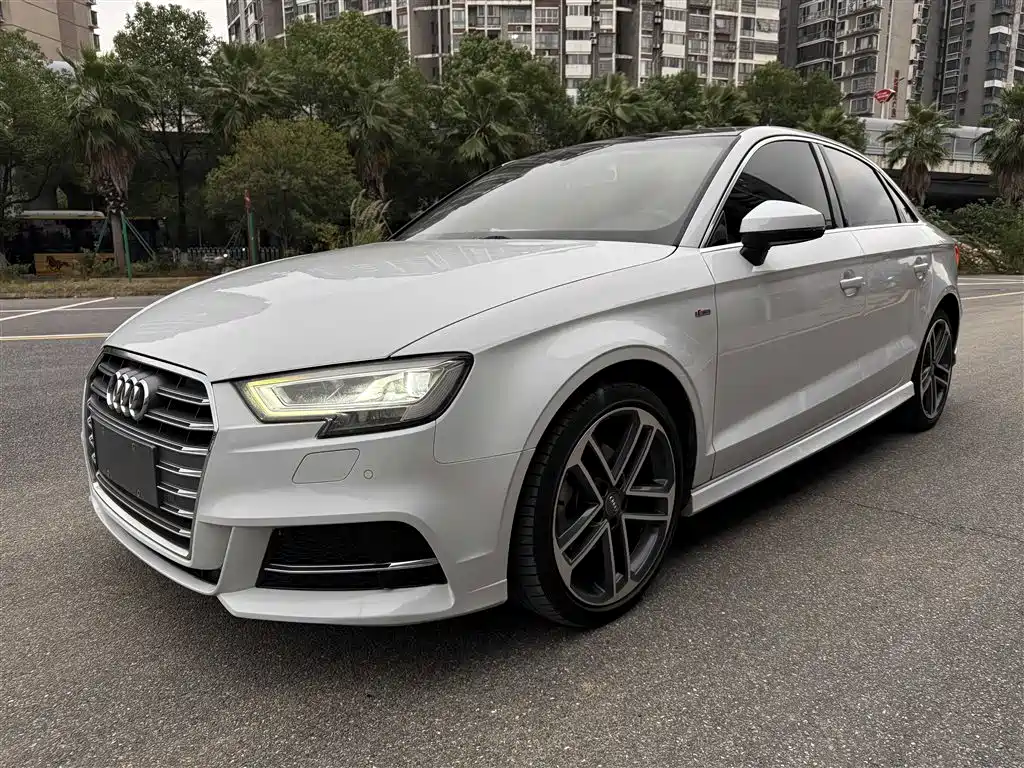 Audi A3 2020 Sedan 35 TFSI sports Country V