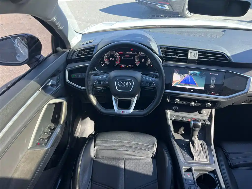 Audi Q3 Sportback 2023 model 40 TFSI fashion type