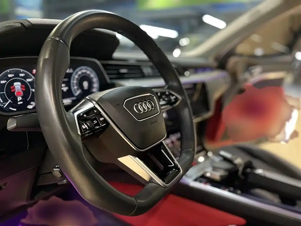 Audi e-tron 2021 model 50 quattro premium selection