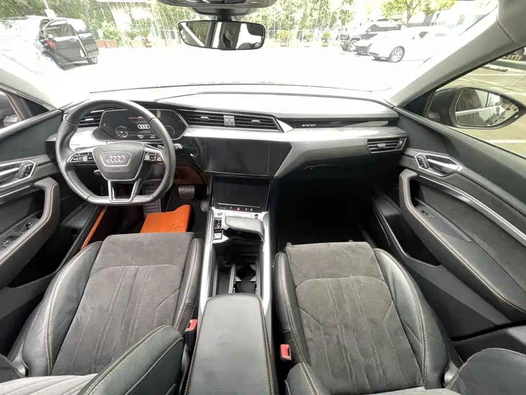 Audi e-tron 2021 model 50 quattro premium selection