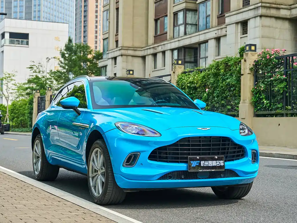 Aston Martin DBX 2022 model 3.0T STRAIGHT-SIX