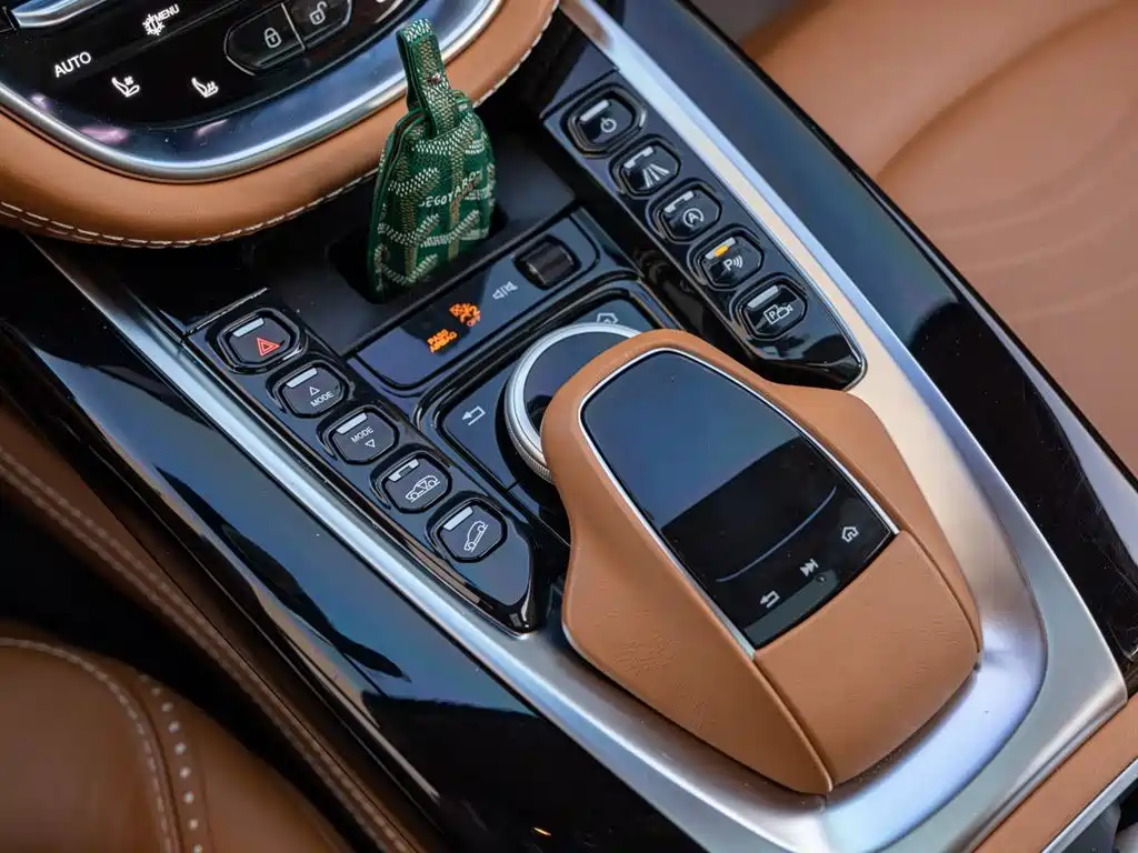 Aston Martin DBX 2022 model 3.0T STRAIGHT-SIX