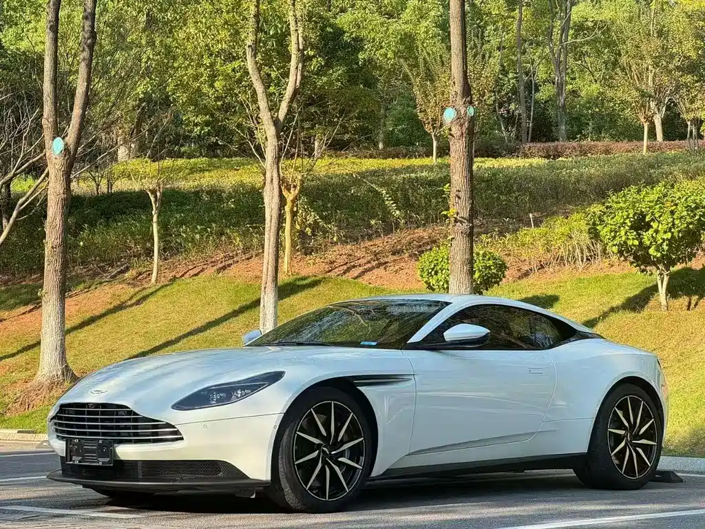 Aston Martin DB11 2020 4.0 T V8 Coupe