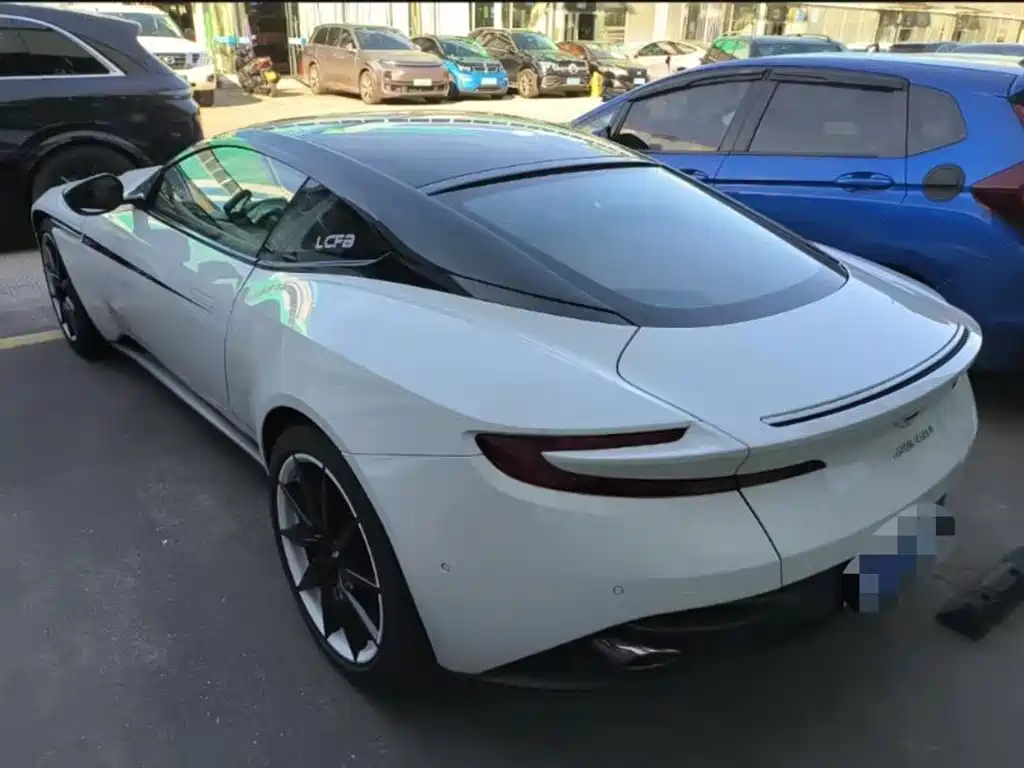 Aston Martin DB11 2020 4.0 T V8 Coupe