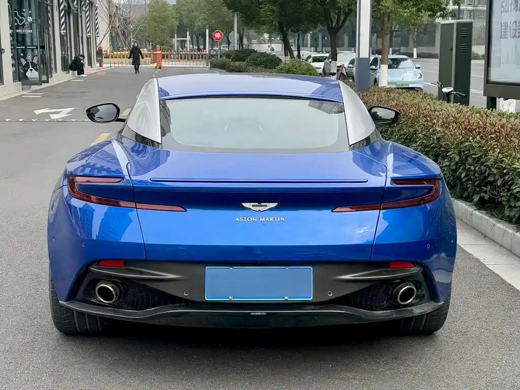Aston Martin DB11 2020 4.0 T V8 Coupe