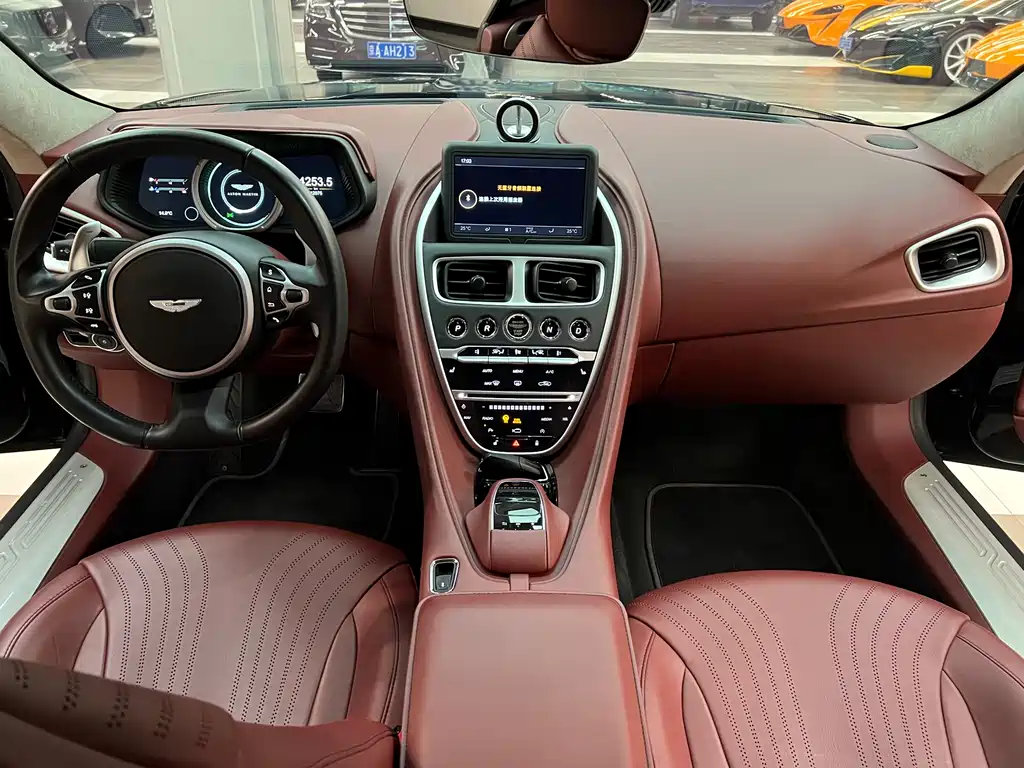 Aston Martin DB11 2019 4.0 T V8 Coupe