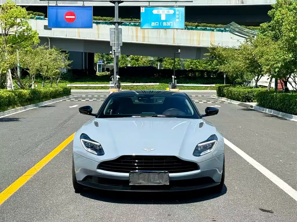 Aston Martin DB11 2019 4.0 T V8 Coupe