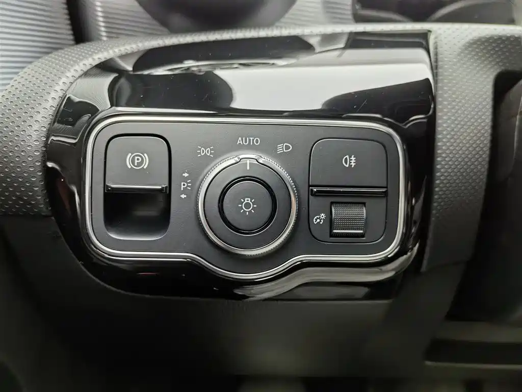 Mercedes-Benz A-class AMG 2020 AMG A 35 L 4MATIC