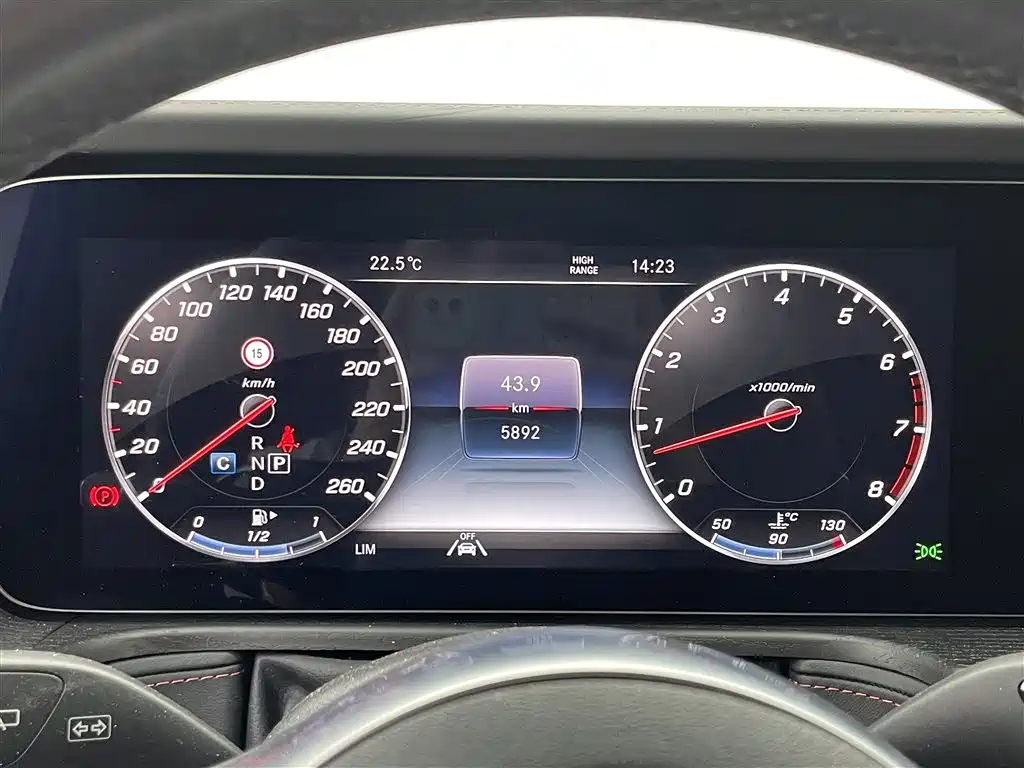 Фото машины 33