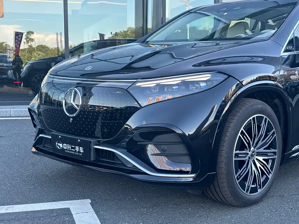 Mercedes-Benz EQS SUV 2023 450 4MATIC Deluxe Edition