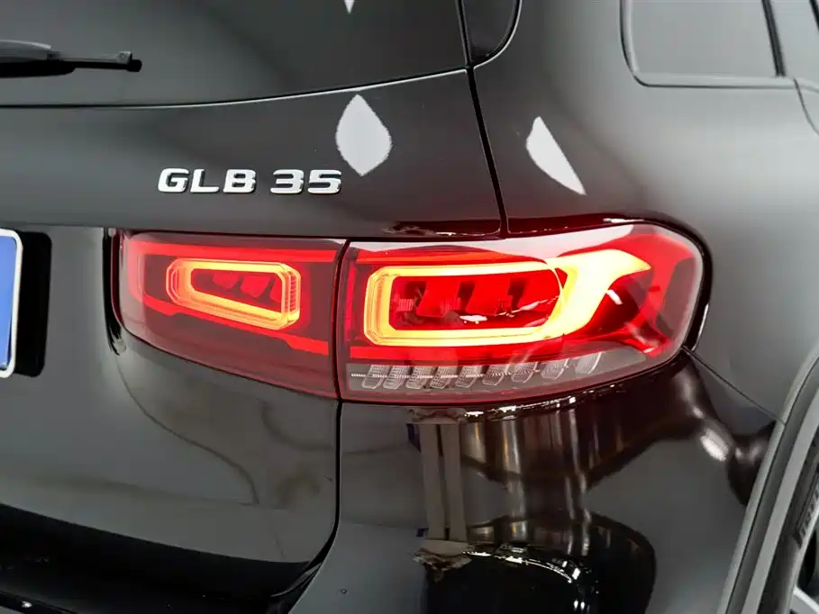 Mercedes-Benz GLB AMG 2023 AMG GLB 35 4MATIC