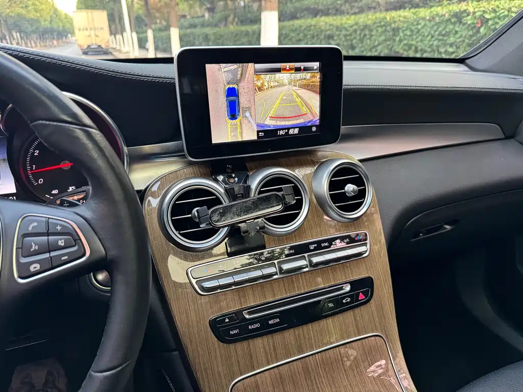 Mercedes-Benz GLC Coupe 2019 GLC 260 4MATIC Coupe SUV