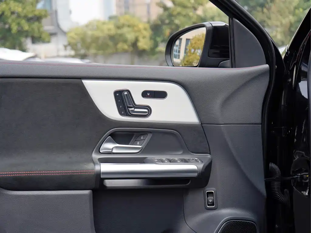 Mercedes-Benz GLA AMG 2024 AMG GLA 35 4MATIC