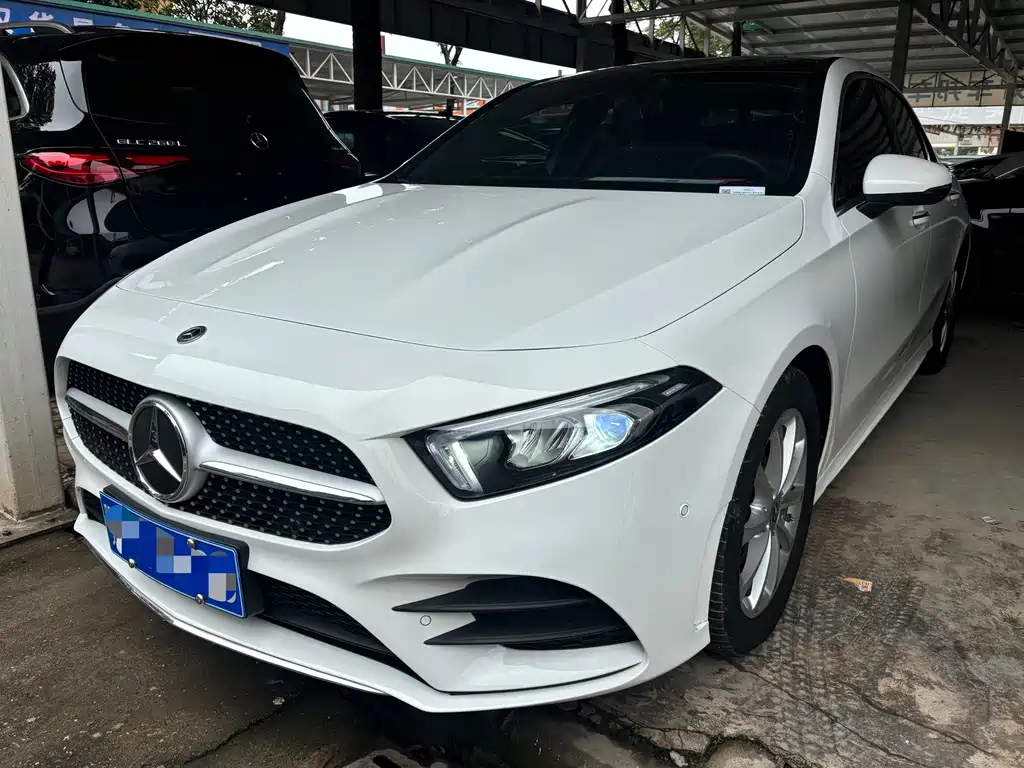 Mercedes-Benz A-class 2022 A 200 L sports sedan fashion type