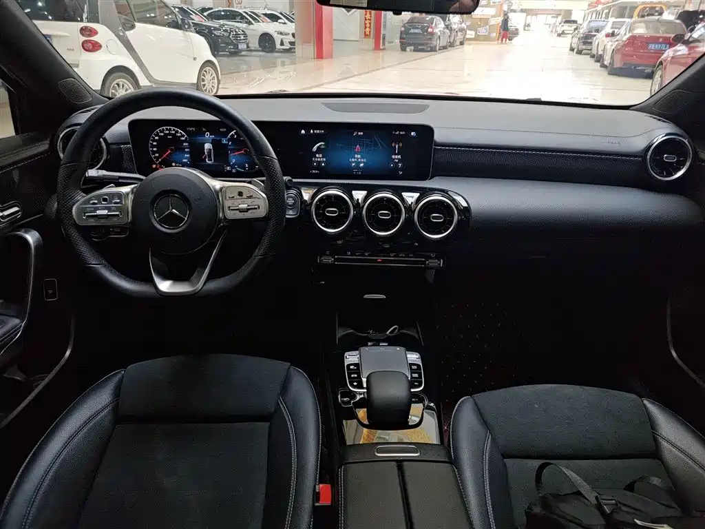 Mercedes-Benz A-class 2019 facelift A 200 L sports sedan