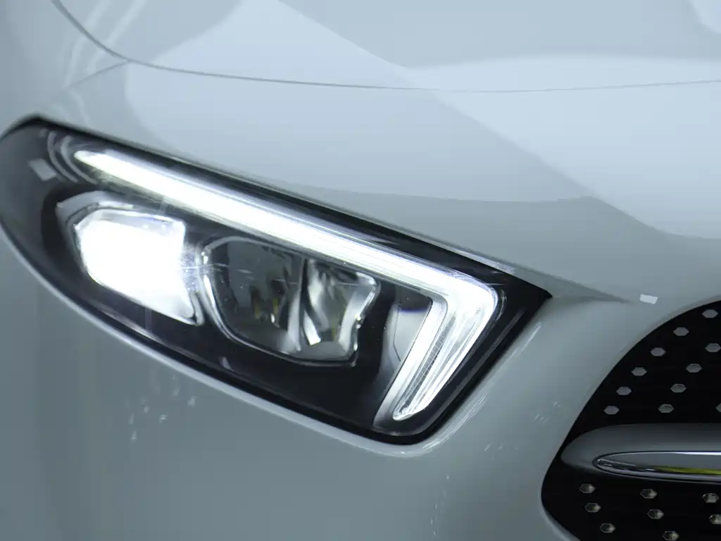 Mercedes-Benz A-class 2021 A 200 L sports sedan dynamic type