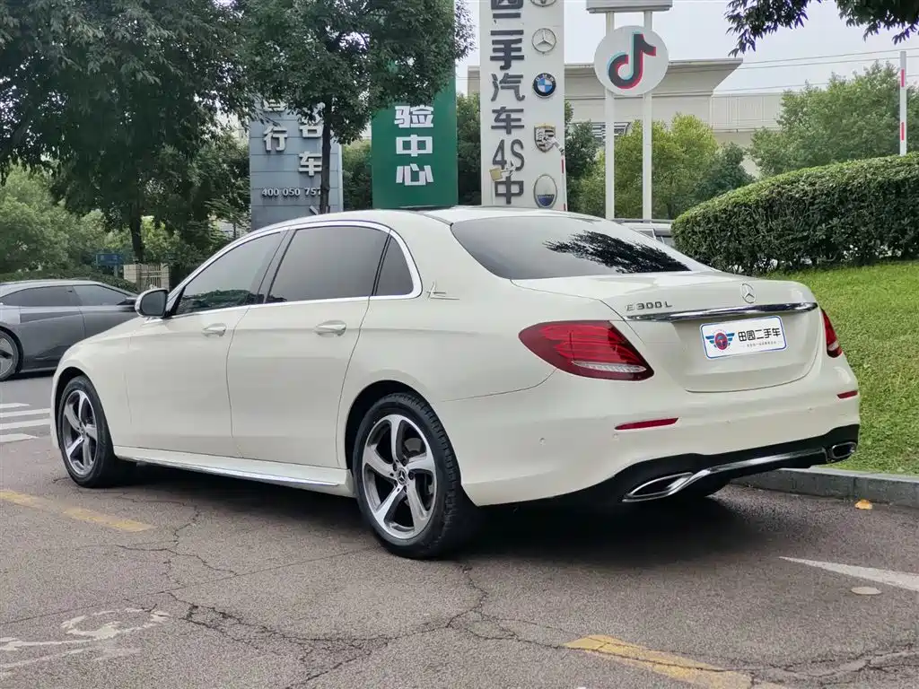 Mercedes-Benz E-Class 2019 E 300 L sports Luxury
