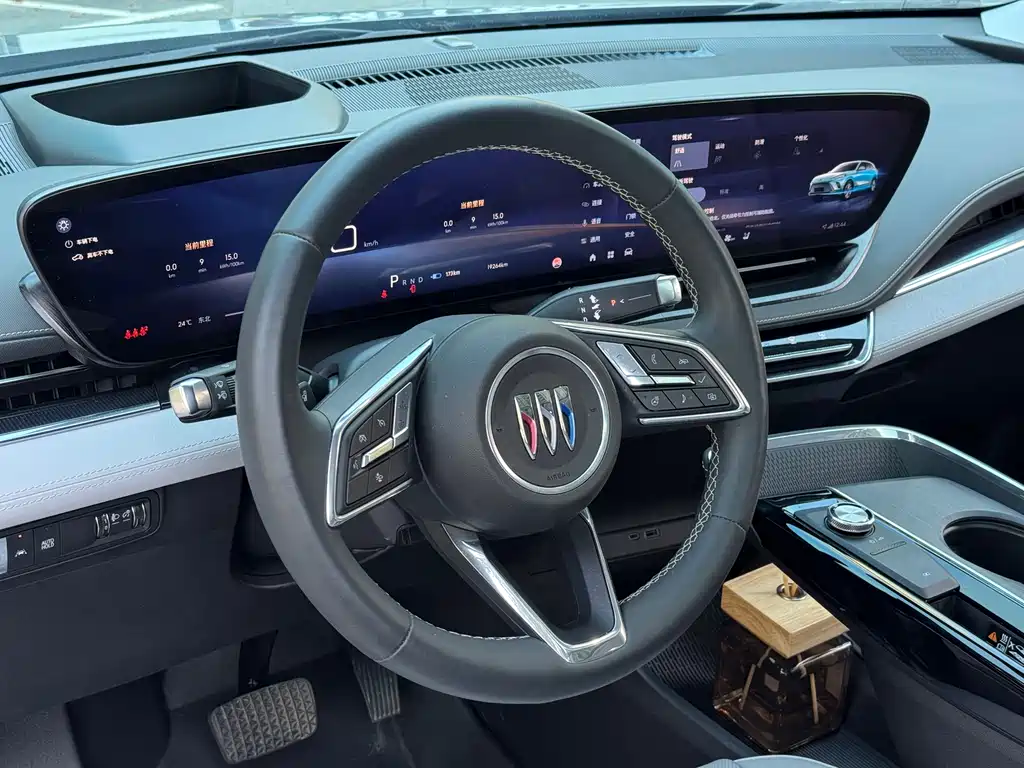 Buick E5 2024 models enjoy the standard renewal audio and video version