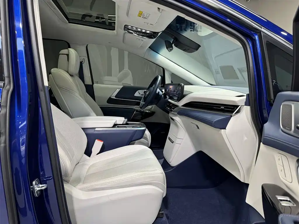 Фото машины 24