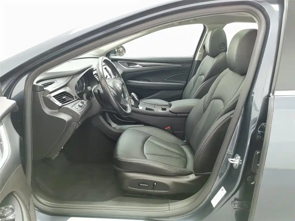 Lacrosse 2022 Model 652T Luxury