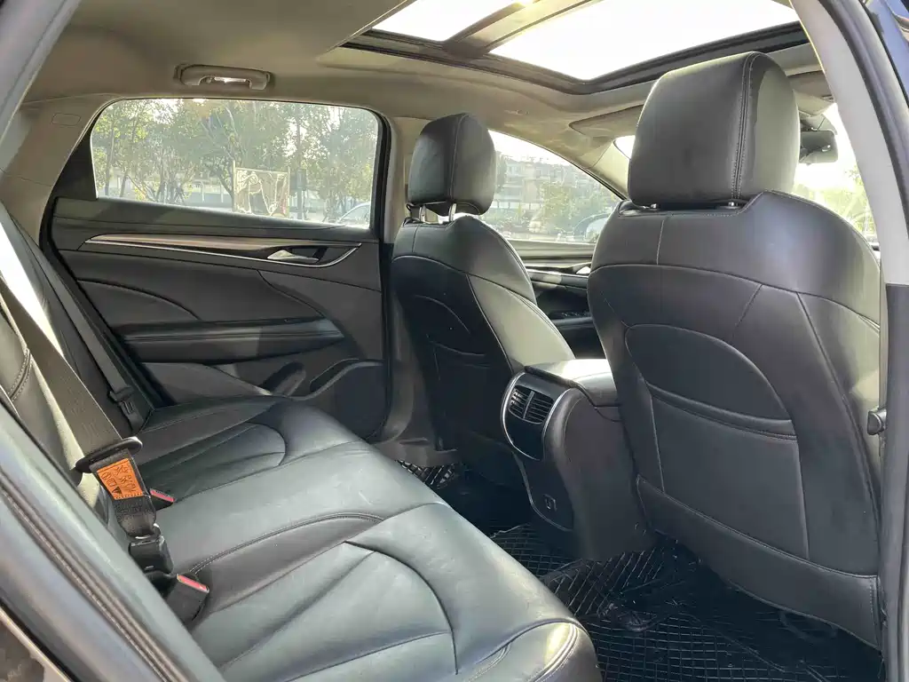 Lacrosse 2022 Model 552T Luxury