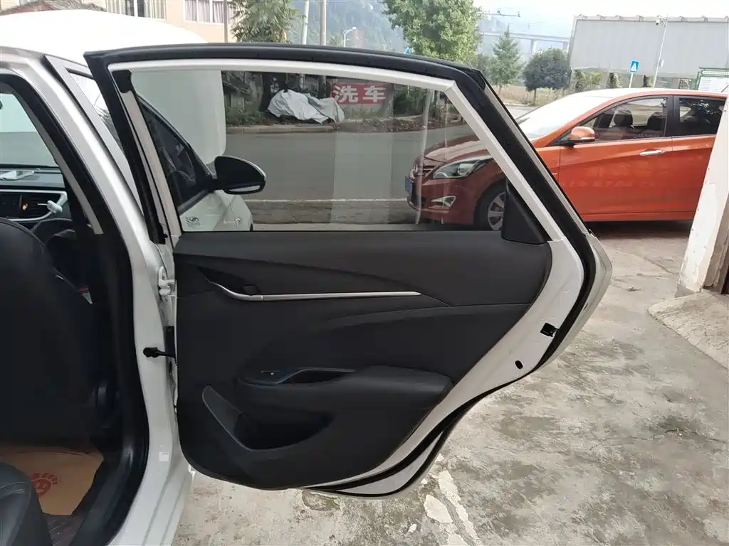 Yinglang 2021 facelift model 1.5L automatic elite type