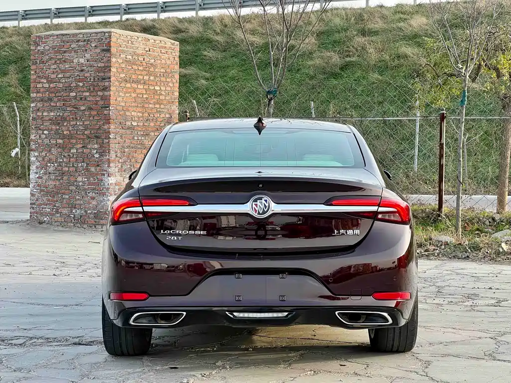 Lacrosse 2019 28T Avenir Avia