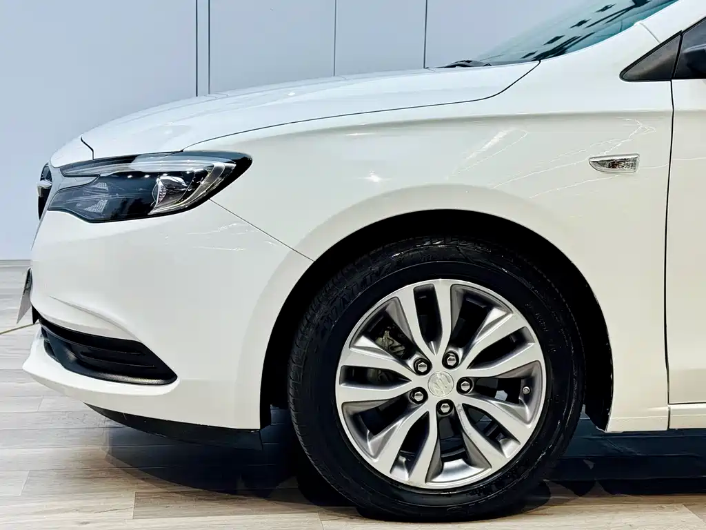 Yinglang 2021 facelift 1.3T automatic light hybrid elite type