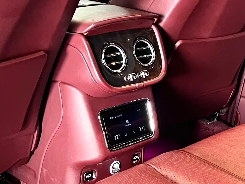 Фото машины 30