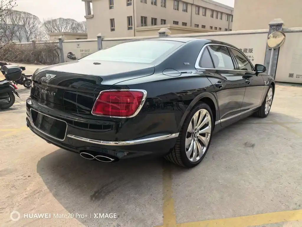 Flying Spur 2024 V8 Edition 8