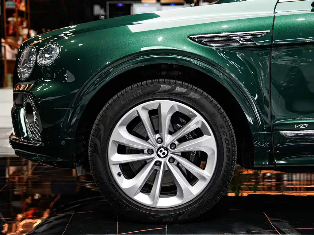 Tim Yue 2021 4.0T V8