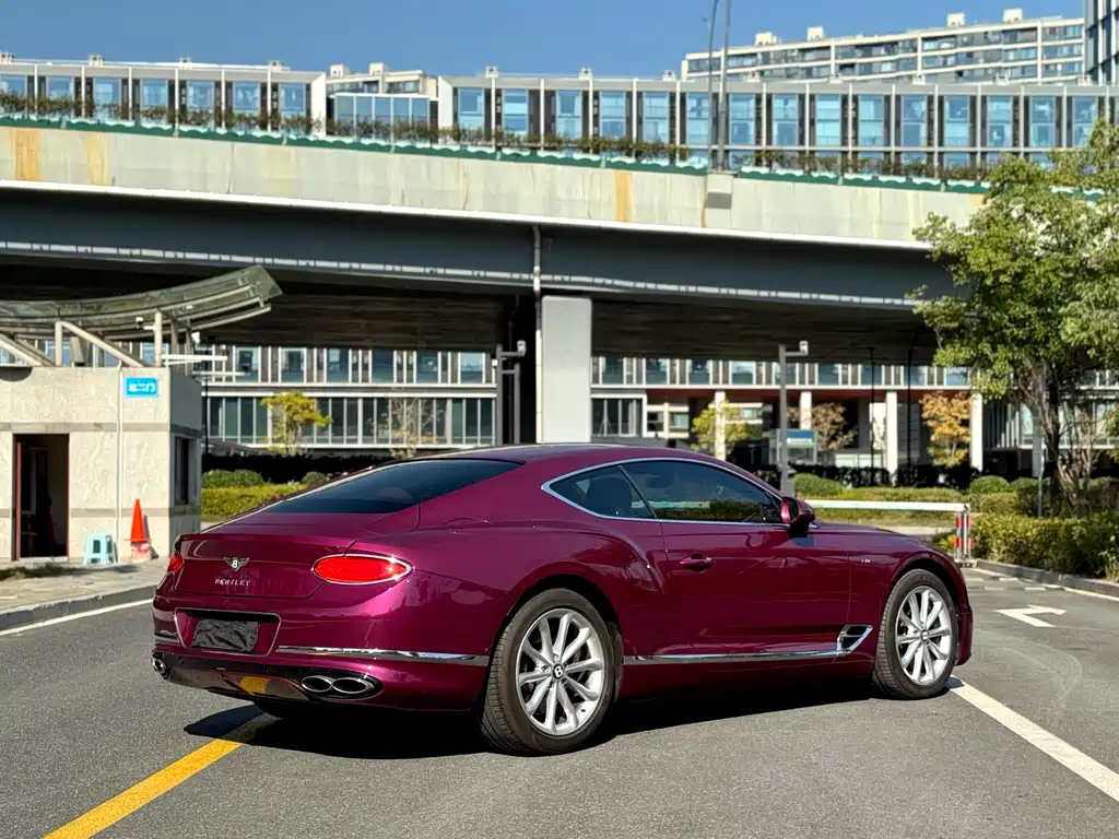 Continental 2020 4.0T GT V8