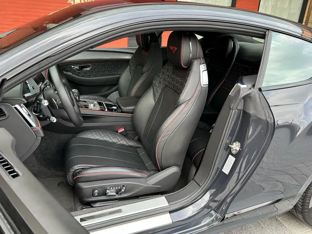 Continental 2022 4.0T GT V8