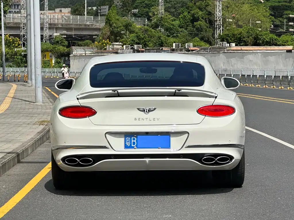 Continental 2024 4.0T GT V8